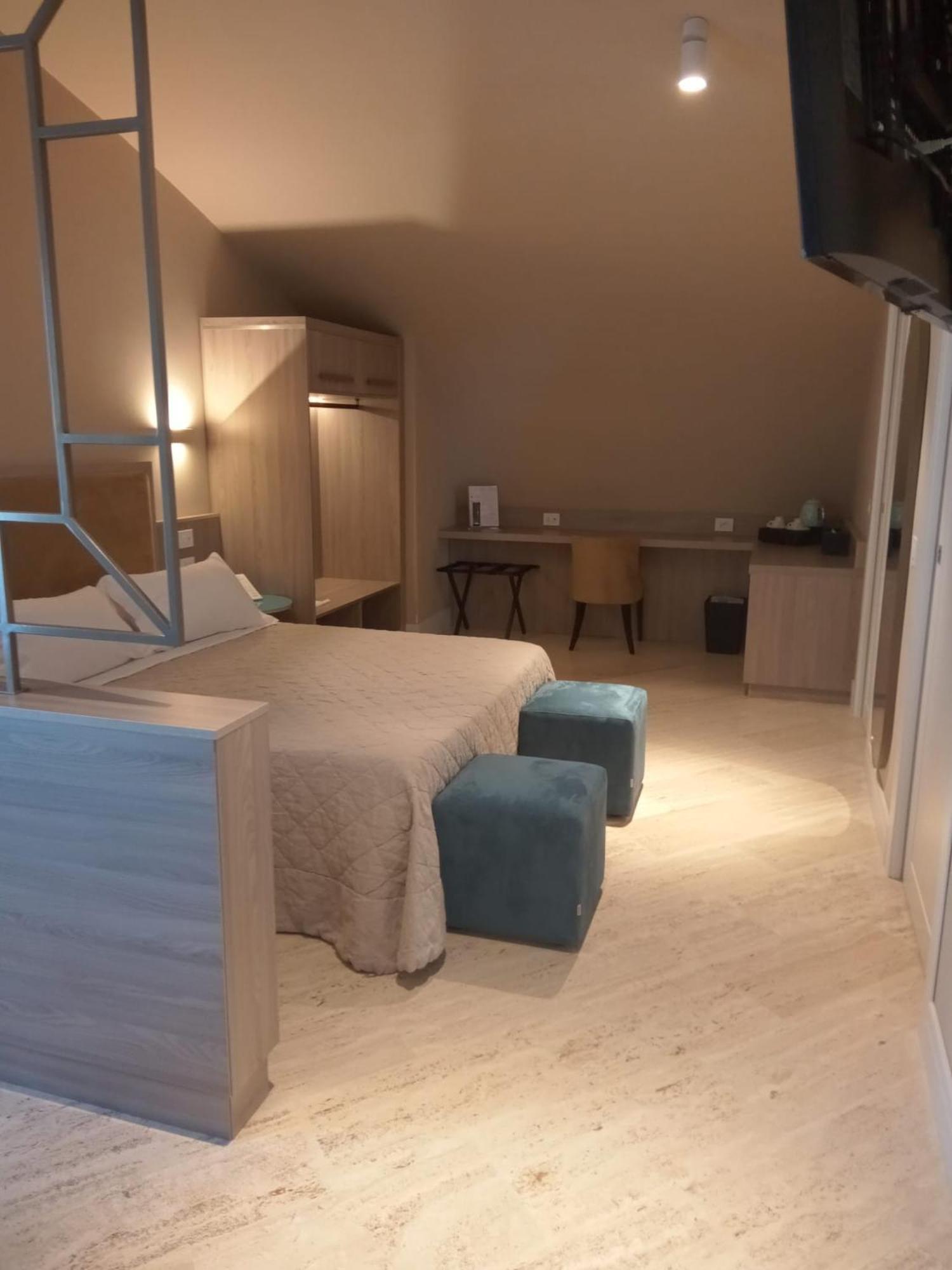 Europa Hotel Vasto Bagian luar foto